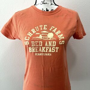 NWT Schrute Farms Bed Breakfast (Medium) Peach T-Shirt The Office